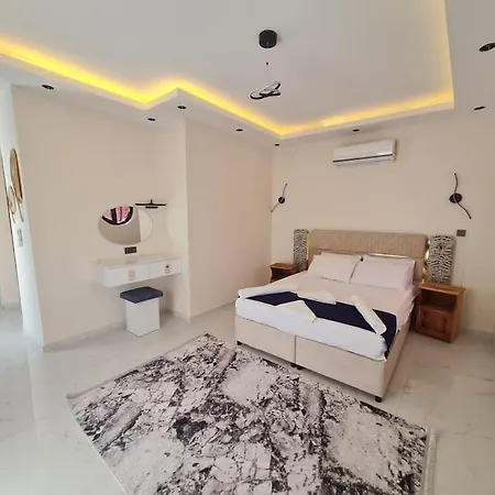 Villa Grey - *